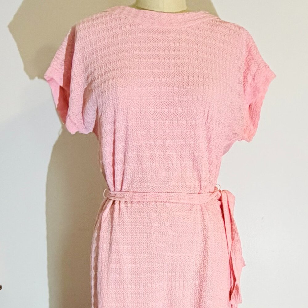Vintage Myrette 1960's baby pink lined crochet dress- really pretty! Size S-M